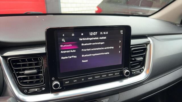 KIA Stonic 1.0 T-GDi MHEV DynamicPlusLine TREKHAAK / KEYLESS / CAMERA / CARPLAY / DAB+ / CLIMA / PDC / BLUETOOTH / CRUISE / NL-AUTO