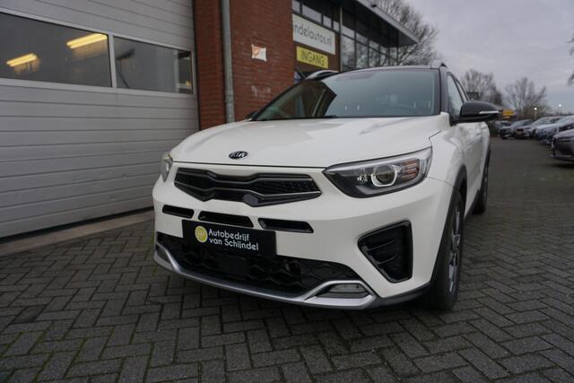 KIA Stonic 1.0 T-GDi MHEV GT-Line CAMERA - APPLE CARPLAY - ANDROID - PARKEERSENSOREN - HALF LEDER - 17 INCH LMV - NAVI - RIJSTROOKSENSOR - PRIVACYGLAS - AUT. VERLICHTING - PERFECTE STAAT