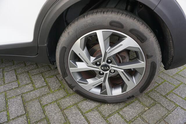 KIA Stonic 1.0 T-GDi MHEV GT-Line CAMERA - APPLE CARPLAY - ANDROID - PARKEERSENSOREN - HALF LEDER - 17 INCH LMV - NAVI - RIJSTROOKSENSOR - PRIVACYGLAS - AUT. VERLICHTING - PERFECTE STAAT