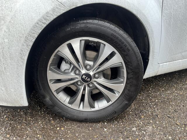 KIA VENGA 1.6 CVVT ExecutiveLine // NAVI // KEYLESS // STOEL+STUURVERWARMING // CAMERA+SENSOREN //