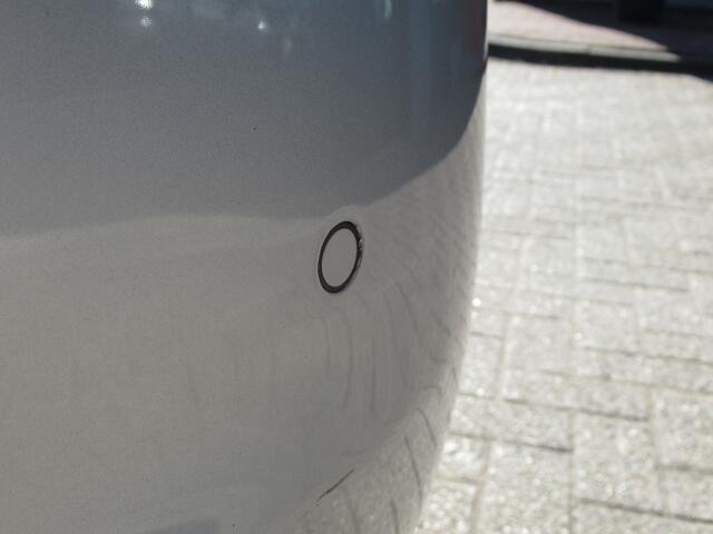 KIA VENGA 1.6 CVVT ExecutiveLine Automaat | Clima-Airco | Keyless Entry | Parkeersensoren | Incl. BOVAG Garantie | Bluetooth |