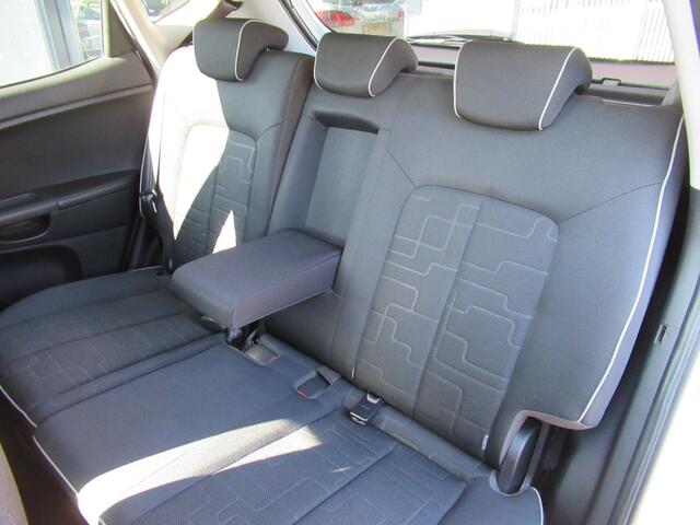 KIA VENGA 1.6 CVVT ExecutiveLine Automaat | Clima-Airco | Keyless Entry | Parkeersensoren | Incl. BOVAG Garantie | Bluetooth |