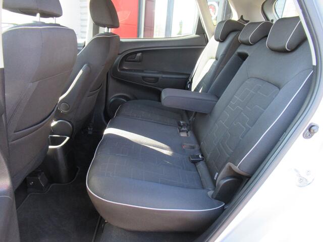 KIA VENGA 1.6 CVVT ExecutiveLine Automaat | Clima-Airco | Keyless Entry | Parkeersensoren | Incl. BOVAG Garantie | Bluetooth |
