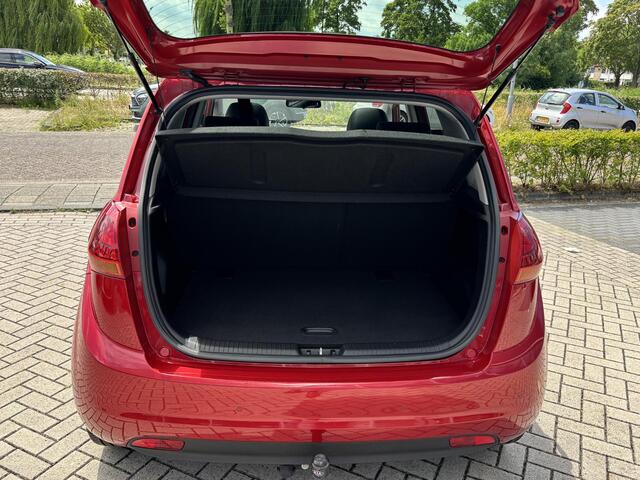 KIA VENGA 1.6 CVVT Summer Edition AUTOMAAT