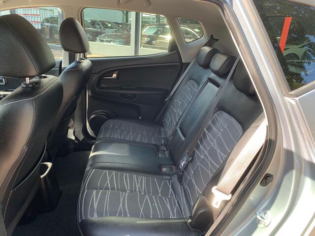 KIA VENGA 1.6 CVVT ExecutiveLine Automaat | Navigatie | Trekhaak | Stoel/Stuurverwarming | 12 mnd BOVAG garantie Whatsapp 06-53188999