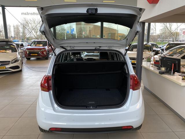 KIA VENGA 1.4 CVVT DynamicPLusLine,Navigtie,Achteruitrijcamera,Spraakbediening,Parkeersensoren Achter,Elektrischpakket,Airco,Cruisecontrol,16 Inch Lmv