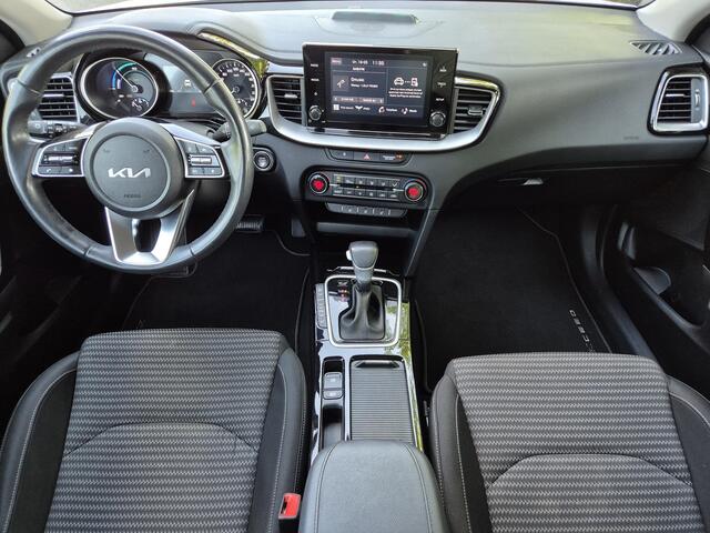 KIA Xceed 1.6 GDi PHEV Plug-in DynamicLine Automaat / Stuur- en stoelverwarming / Achteruitrijcamera / Navigatie via Apple Carplay of Android Auto / Adaptief cruise control / Trekgewicht 1300 kg / Keyless Entry/Start /