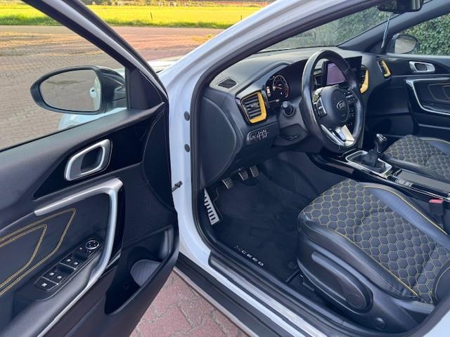 KIA Xceed 1.5 T-GDi MHEV DYNAMIC PLUS LINE/PANO/ACARPLAY/HLEER/LED/FABRIEKSGARANTIE