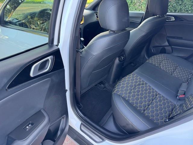 KIA Xceed 1.5 T-GDi MHEV DYNAMIC PLUS LINE/PANO/ACARPLAY/HLEER/LED/FABRIEKSGARANTIE