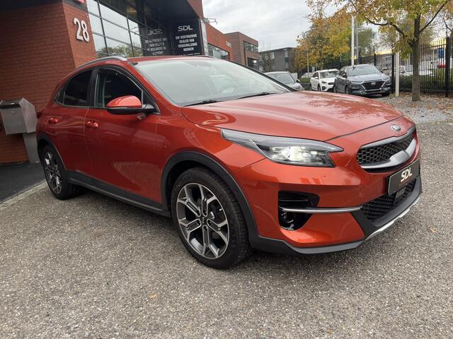KIA Xceed 1.4 T-GDi DynamicPlusLine // DODEHOEK // JBL AUDIO // ADAPT. CRUISE // HALF LEDER // KEYLESS // CAMERA+SENSOREN // NAVI+CARPLAY //