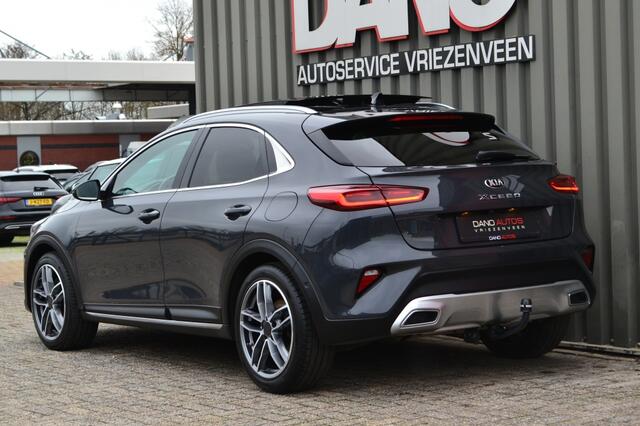 KIA Xceed 1.6 T-GDI Platinum Edition 204PK LED/Leer/Pano/ACC