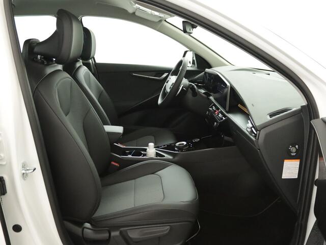 KIA e-Niro EV DynamicLine 64.8 kWh | SEPP SUBSIDIE MOGELIJK!! | Achteruitrijcamera | Keyless Entry & Start | Apple Carplay/Android Auto | NIEUW !! Uit voorraad leverbaar!