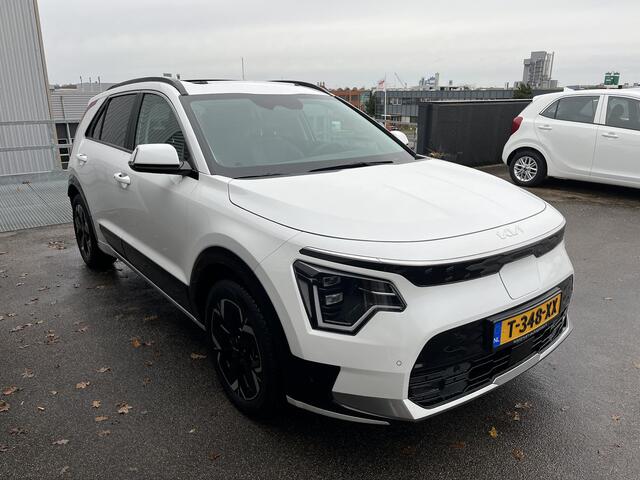 KIA e-Niro EV DynamicPlusLine 64.8 kWh Schuif/kanteldak, Navigatie, Dodehoekdetectie, Lederen bekleding, Stoel- & Stuurwielverwarming, Parkeersensoren voor & achter, BTW-auto, Elektrische achterklep
