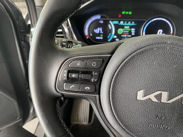 KIA e-Niro DynamicLine 64 kWh | FABRIEKSGARANTIE T/M 05-2032 of 150.000km | Stoel/Stuurverwarming | Keyless | Parkeersensoren achter | Achteruitrij camera | Apple Carplay/Android Auto | Adaptive cruise control |