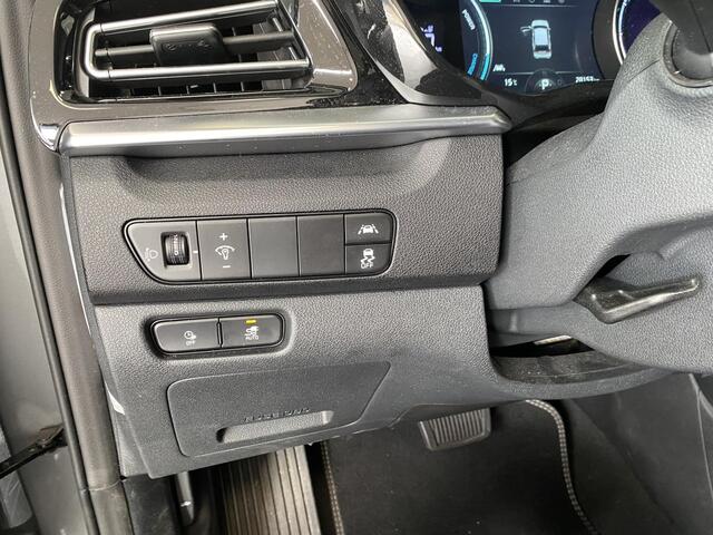 KIA e-Niro DynamicLine 64 kWh | FABRIEKSGARANTIE T/M 05-2032 of 150.000km | Stoel/Stuurverwarming | Keyless | Parkeersensoren achter | Achteruitrij camera | Apple Carplay/Android Auto | Adaptive cruise control |