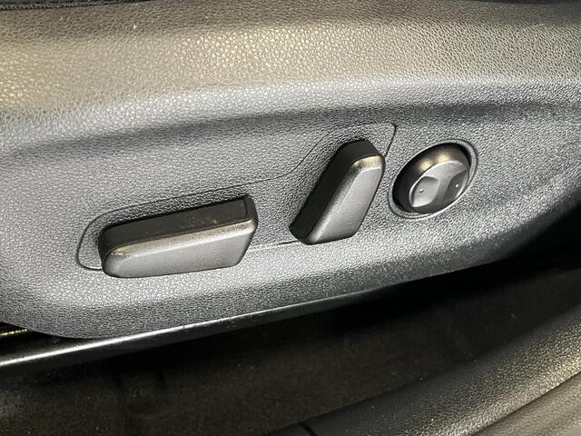 KIA e-Niro ExecutiveLine 64 kWh Elektrisch Verstelbare Bestuurderstoel, Adaptieve Cruisecontrol, JBL geluidsinstallatie, Stoelverkoeling en Verwarming, Carplay en Android Auto