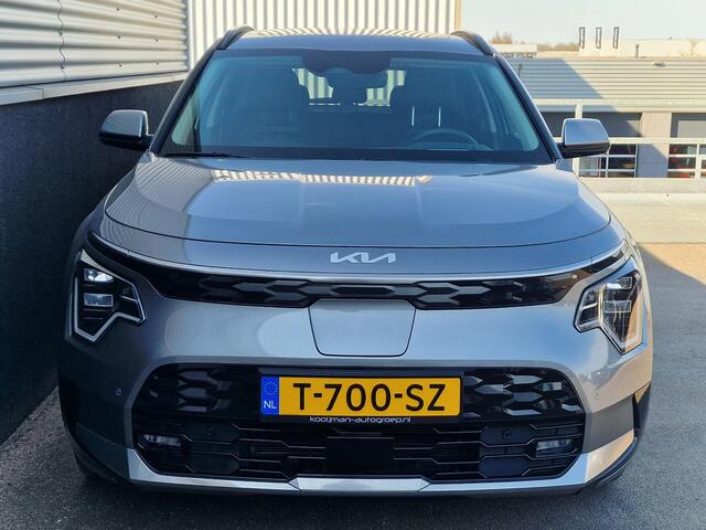 KIA e-Niro EV ExecutiveLine 64.8 kWh Schuif/kanteldak, 1e eign. Nieuw geleverd, Stoelkoeling, HUD, Dodehoekdetectie,