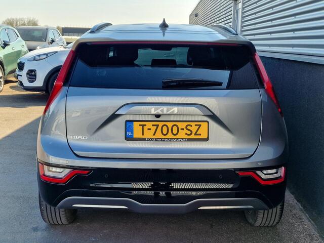 KIA e-Niro EV ExecutiveLine 64.8 kWh Schuif/kanteldak, 1e eign. Nieuw geleverd, Stoelkoeling, HUD, Dodehoekdetectie,