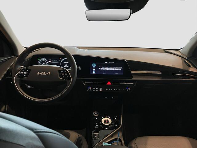KIA e-Niro EV Air 64.8 kWh | NIEUWE AUTO | SNEL RIJDEN! | Parkeercamera | Navigatie | Climatronic | AndroidAuto / Apple Carplay | Leder |