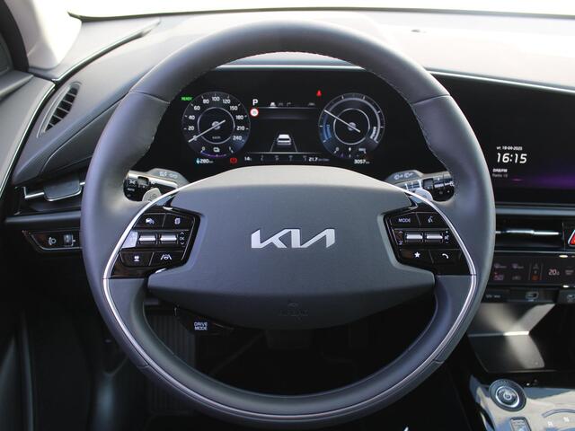 KIA e-Niro EV Light Advanced 64.8 kWh | Cargo uitvoering | Stuur-/stoelverwarming | Camera | Cruise adapt. | 17" LM | Clima |