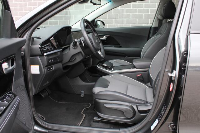 KIA e-Niro DynamicPlusLine 64 kWh / Carplay / Schuifdak / Keyless / N.A.P.