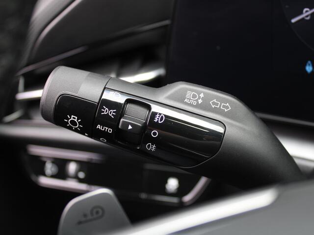 KIA e-Niro EV Edition Advanced 64.8 kWh | Stuur-/stoelverwarming | Elektr. stoelverstelling | Camera | Cruise adapt. | 17"LM | Clima | All season |