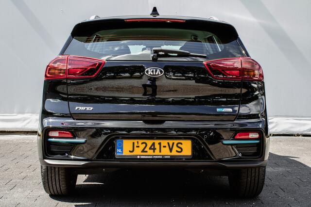 KIA e-Niro DynamicLine 64 kWh 3-Fase/ Camera/ Facelift/ Stoel-stuurverwarming/ Carplay/ Navigatie/ Half leer/ Dab/ Adapt. cruise