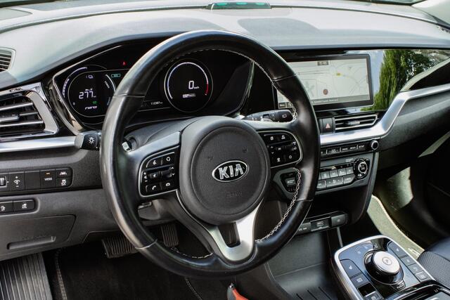 KIA e-Niro DynamicLine 64 kWh 3-Fase/ Camera/ Facelift/ Stoel-stuurverwarming/ Carplay/ Navigatie/ Half leer/ Dab/ Adapt. cruise