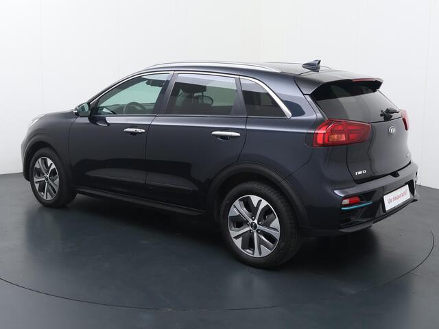 KIA e-Niro DynamicPlusLine 39 kWh | Automaat | Panorama dak | Multifunctioneel stuurwiel | Bluetooth | Spraakbediening | Automatische verlichting | Cruise control | Spiegelverwarming | Dab+ | Navigatie | Apple Carplay - Androidauto | Climate | Stoelverwarming | Stuu