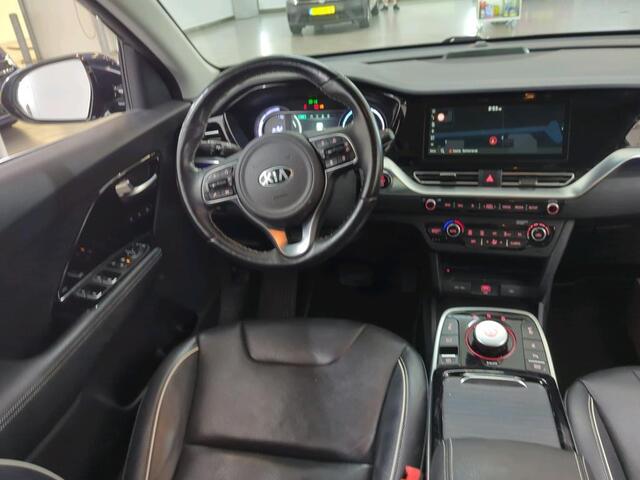 KIA e-Niro EXECUTIVELINE 64KWH 3FASE LADEN/THAAK/ACARPLAY/LEER/FABRIEKSGARANTIE