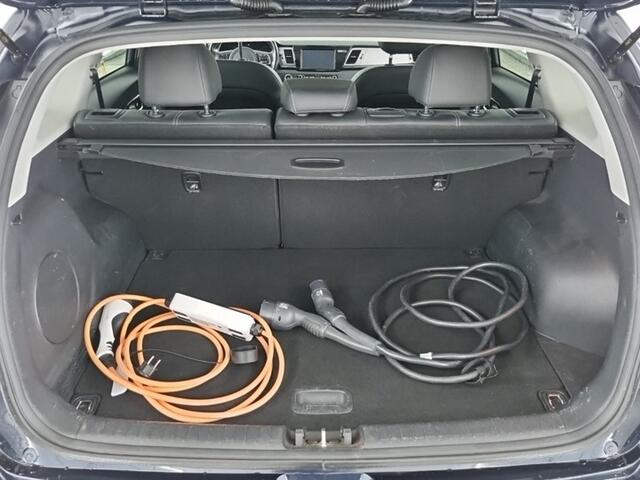 KIA e-Niro ExecutiveLine 64 kWh (204 PK) 1e-Eig. & Dealer-Onderh. BOVAG-Garantie. NL-Auto.