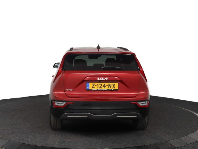 KIA e-Niro EV Edition Advanced 64.8 kWh - SOH 99% - Stoel-/stuurverwarming - Cruise Control - Climate control - Navigatie - Apple CarPlay - Fabrieksgarantie tot 05-2031