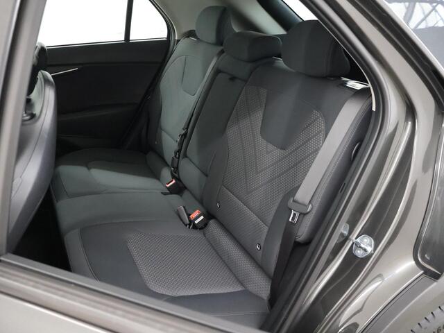 KIA e-Niro EV Light Edition 64.8 kWh | Navigatie | Climate Control | Lm velgen | Parkeersensoren | Parkeercamera |