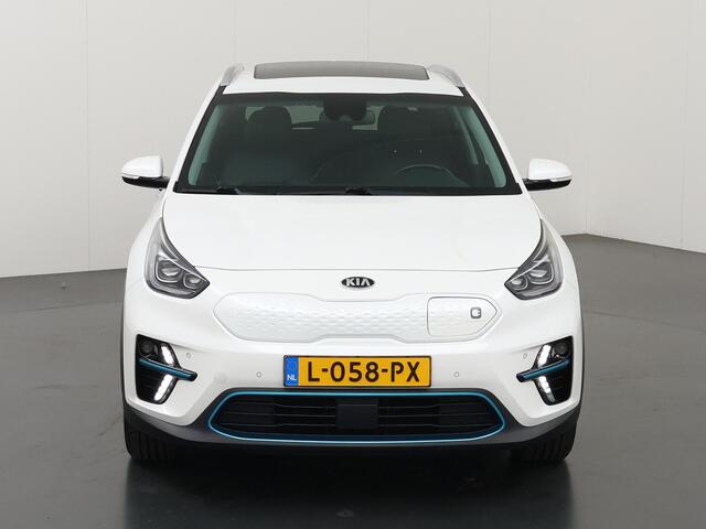 KIA e-Niro ExecutiveLine 64 kWh | Panoramadak | Lederen Bekleding | JBL Audio | Dodehoekdetectie | Stoel/Stuurwielverwarming | Stoelventilatie | Elektrisch bedienbare bestuurdersstoel met geheugenfunctie