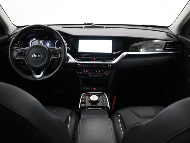 KIA e-Niro ExecutiveLine 64 kWh | Panoramadak | Lederen Bekleding | JBL Audio | Dodehoekdetectie | Stoel/Stuurwielverwarming | Stoelventilatie | Elektrisch bedienbare bestuurdersstoel met geheugenfunctie