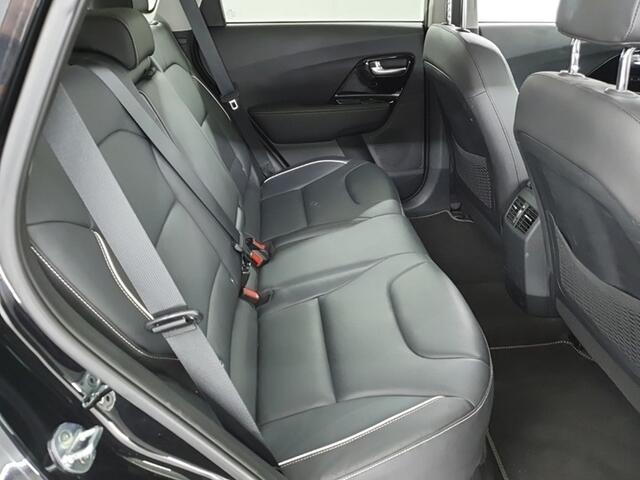 KIA e-Niro ExecutiveLine 64 kWh (204 PK) 2-Eig. & Dealer-Onderh. BOVAG-Garantie. NL-Auto.