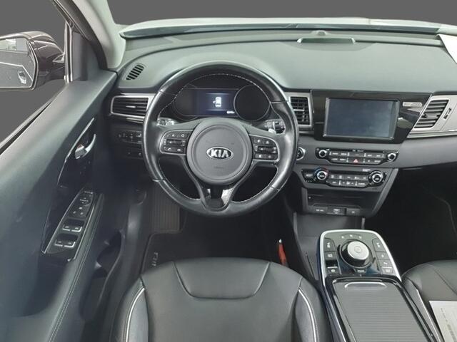 KIA e-Niro ExecutiveLine 64 kWh (204 PK) 2-Eig. & Dealer-Onderh. BOVAG-Garantie. NL-Auto.