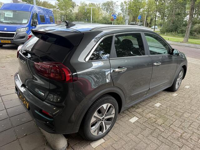 KIA e-Niro ExecutiveLine 64 kWh Navi/Camera/Open Dak/Lederen bekleding/GEEN AFLEVERKOSTEN