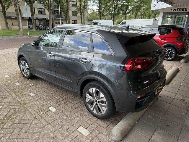 KIA e-Niro ExecutiveLine 64 kWh Navi/Camera/Open Dak/Lederen bekleding/GEEN AFLEVERKOSTEN