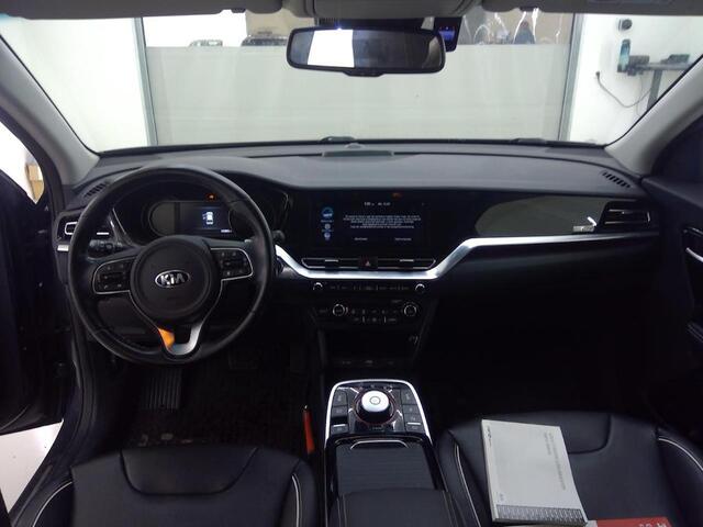 KIA e-Niro EXECUTIVELINE 64 KWH I FASE 3 I ADAPT. CRUISE CONTROL I CAMERA I APPLE CARPLAY