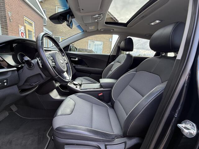KIA e-Niro DynamicPlusLine 64 kWh 3-Fase, Schuif-/kanteldak, Navi, Camera