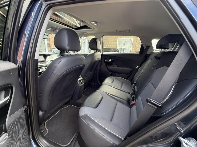 KIA e-Niro DynamicPlusLine 64 kWh 3-Fase, Schuif-/kanteldak, Navi, Camera