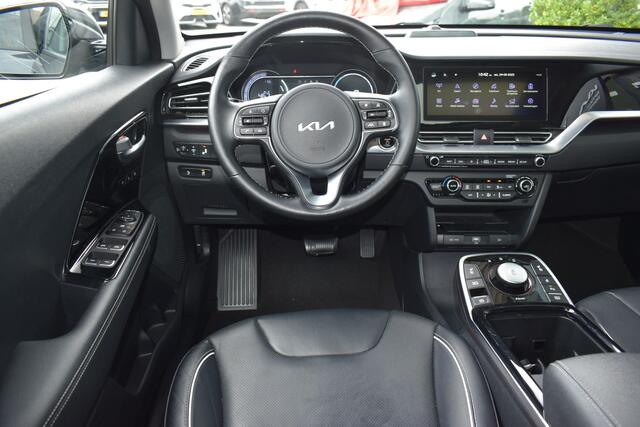 KIA e-Niro ExecutiveLine 64 kWh 3-Fase | Cruise Control Adaptief | Navigatie | Camera |SchuifKanteldak | Leder | Stoel+StuurVerwarming | Tot 10Jr. Kia-Garantie