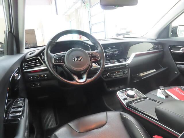 KIA e-Niro EXECUTIVELINE 64 kWh I FASE 3 I ACCU = 100% I P-CAMERA I STOELVERWARMING I LEDEREN BEKLEDING