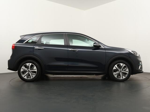 KIA e-Niro DynamicLine 64 kWh - SOH 94,2% - Adaptief Control - Climate Control - Navigatie - Apple/Android Carplay - Fabrieksgarantie Tot 2029