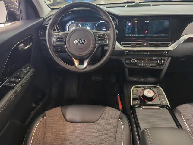 KIA e-Niro DynamicLine 64 kWh SOH 100% | NL-Auto | 1e Eigenaar | Dealer Onderh. | BTW | Warmtepomp | Winter Pakket | 2 Kabels | Keyless | Full Led | Camera | Ad Cruise | Navi | PDC | Carplay