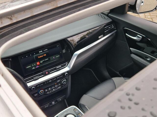 KIA e-Niro DynamicPlusLine 64 kWh | Open dak | Stoelverwarming | Key-Less | LED |