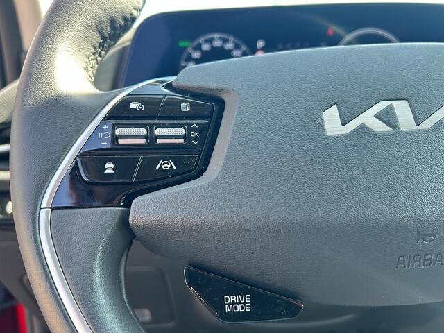 KIA e-Niro EV DynamicPlusLine 64.8 kWh | Prijs incl. vooraftrek 2000.- inruilpremie | HUD | Cruise | Camera | Open Dak | Stoel & Stuurverwarming | Key-Less | H-Leder |