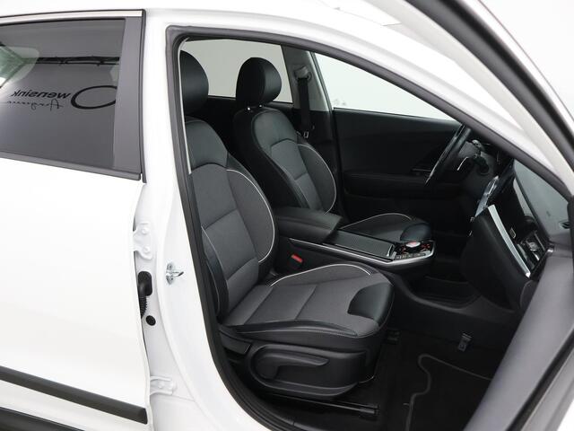 KIA e-Niro DynamicPlusLine 64 kWh | Trekhaak | Panoramadak | Stoel/Stuurwielverwarming | Adaptieve Cruise Control | Keyless Go | LED Koplampen |
