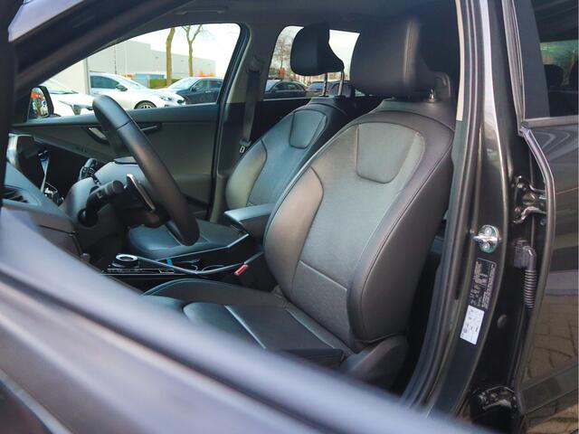 KIA e-Niro EV ExecutiveLine 64.8 kWh Schuif/kantel dak | Memory Seats | Stoelverwarming voor & achter | Leder | 18 inch. banden